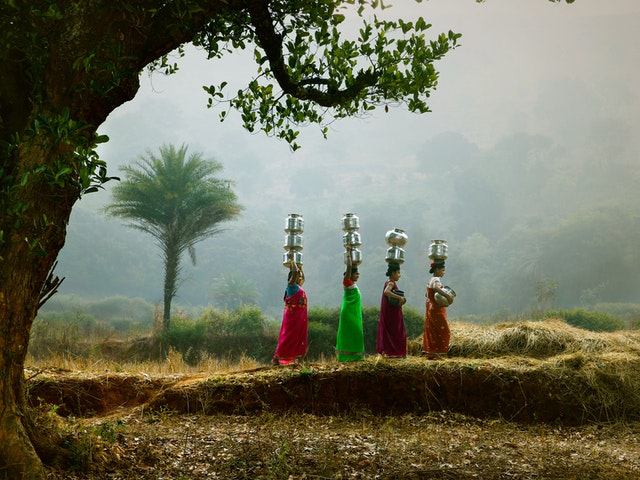 Das Bild zeigt indische Frauen.